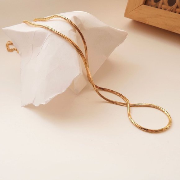 NEW 18K Gold Plated Snake Chain Necklace - Picture 6 of 10